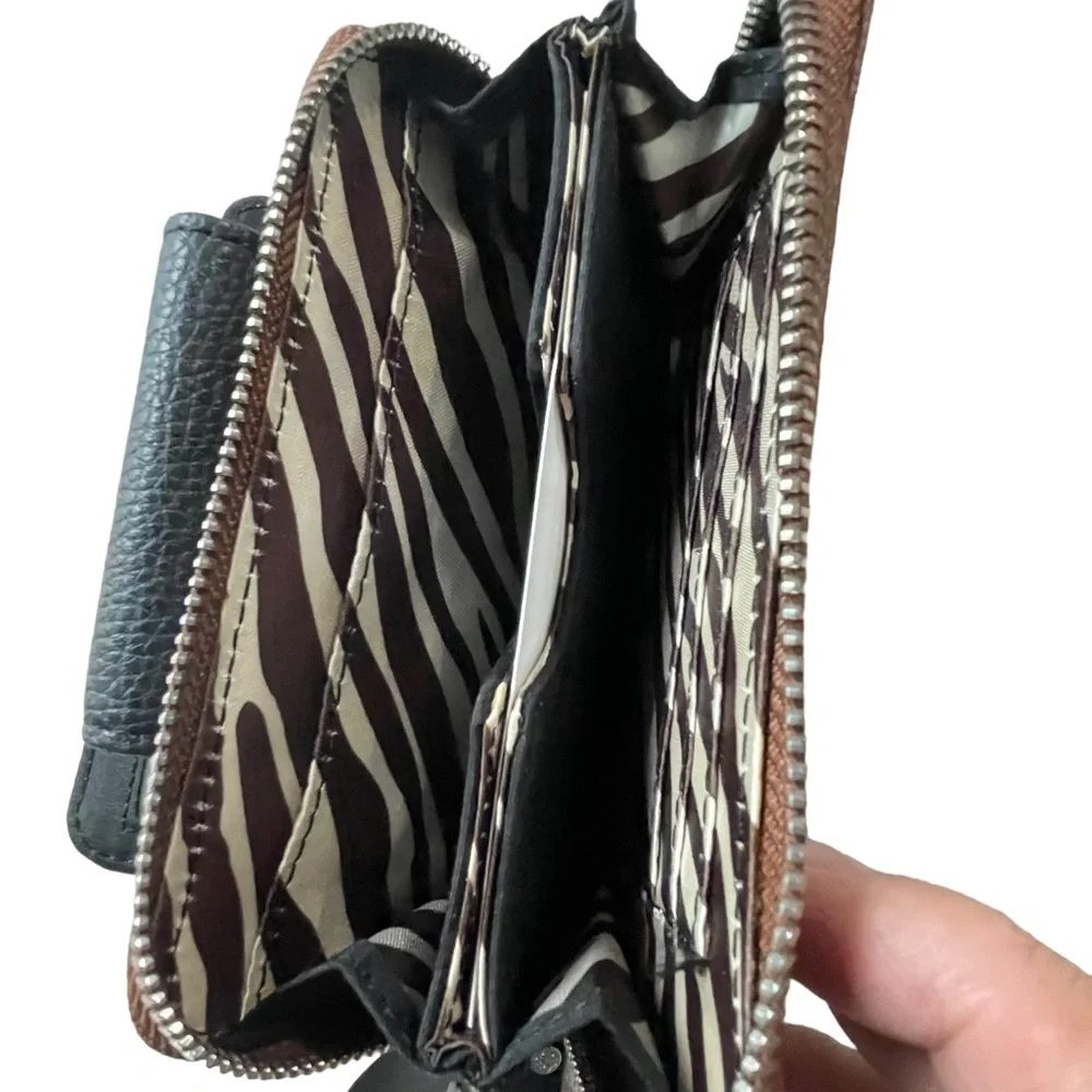 Dana Buchman Danielle wristlet wallet
